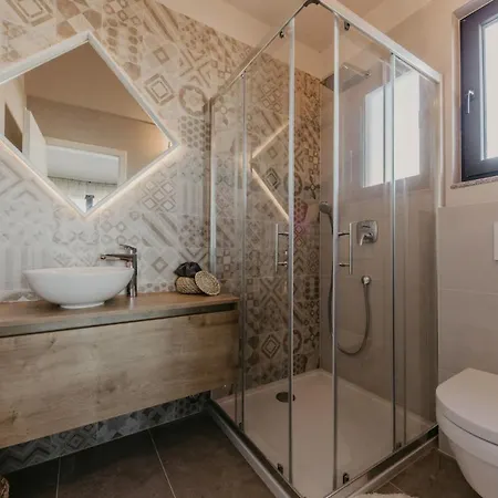 Lux Core With Amazing View And Heated Pool