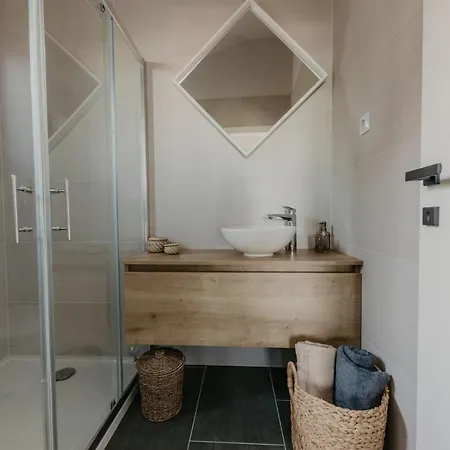 Lux Core With Amazing View And Heated Pool Τρογκίρ