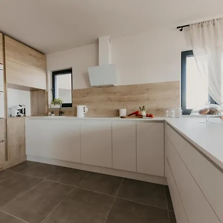 Βίλα Lux Core With Amazing View And Heated Pool Τρογκίρ