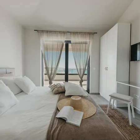 Lux Core With Amazing View And Heated Pool Βίλα