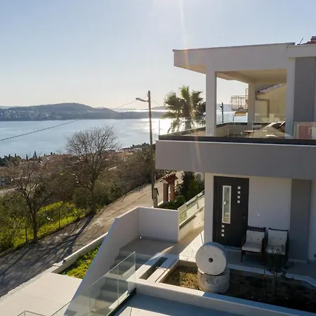 Lux Core With Amazing View And Heated Pool * Τρογκίρ