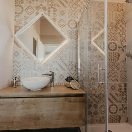 Lux Core With Amazing View And Heated Pool Τρογκίρ