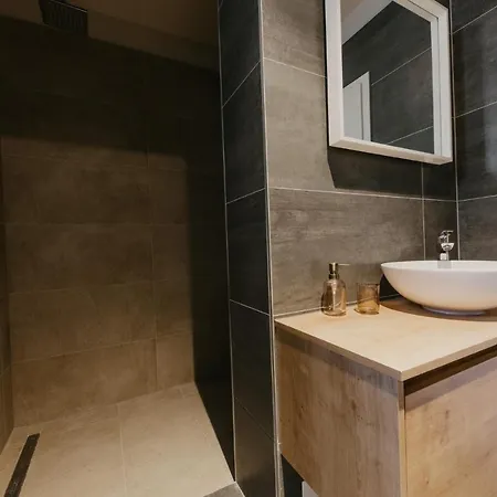 Lux Core With Amazing View And Heated Pool Τρογκίρ