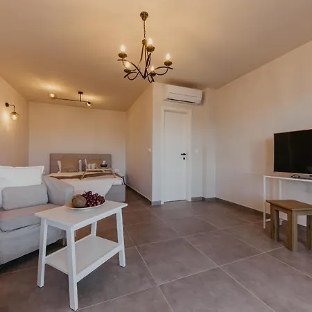 Lux Core With Amazing View And Heated Pool Τρογκίρ