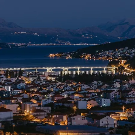 Βίλα Lux Core With Amazing View And Heated Pool Τρογκίρ