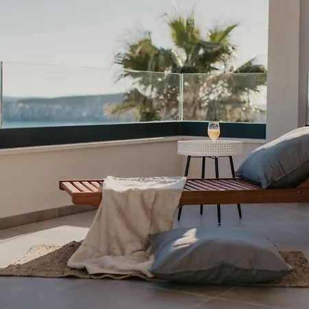 Lux Core With Amazing View And Heated Pool Τρογκίρ