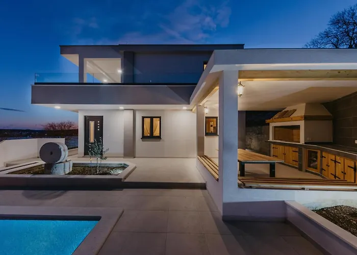 Lux Core With Amazing View And Heated Pool Villa *